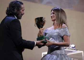 Penélope Cruz, mejor actriz en el Festival de Venecia por su papel en ‘Madres paralelas’