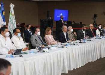 Poder Ejecutivo presenta en mesa de diálogo propuesta de reforma constitucional