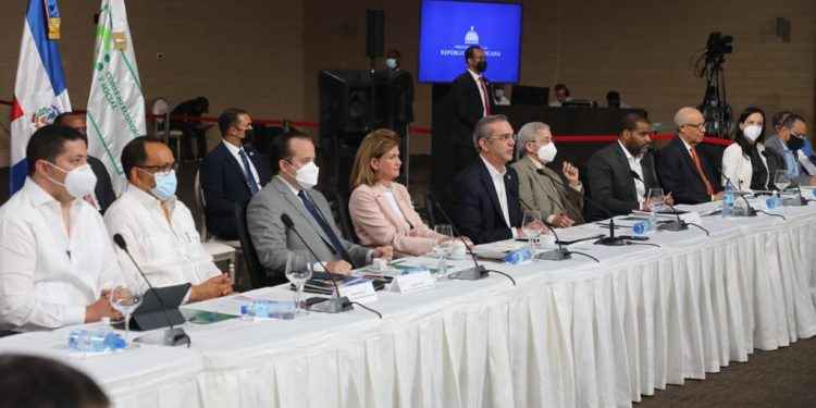 Poder Ejecutivo presenta en mesa de diálogo propuesta de reforma constitucional