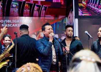 Casino Platino celebra quinto aniversario con Wilman Peña