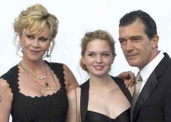 Stella, la hija de Melanie Griffith y Antonio Banderas, pidió a la justicia no llevar más el apellido de su madre