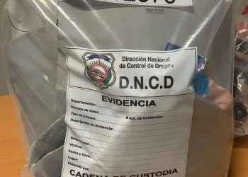 Mujer detenida en el AILA con más de cuatro kilos de presunta cocaína