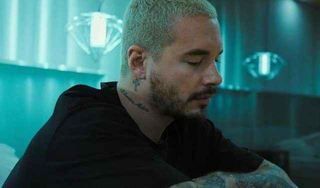 J Balvin le da a José lo que nunca tuvo: fama, música, dinero, aviones y un bebé