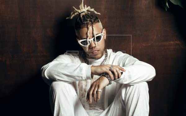 Jhay Cortez lanza su segundo disco, «Timelezz»