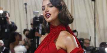 Así fue el deslumbrante homenaje de Eiza González a Ava Gardner en la MET Gala 2021
