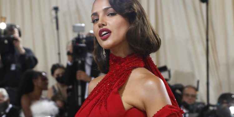 Así fue el deslumbrante homenaje de Eiza González a Ava Gardner en la MET Gala 2021