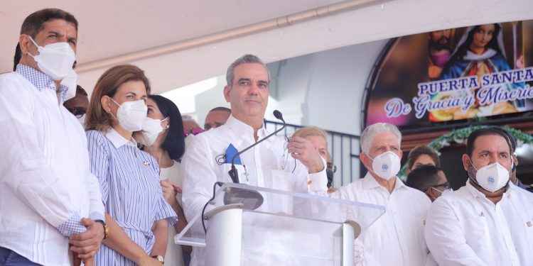 Obispo de La Vega destaca acciones del gobierno en lucha contra la corrupción