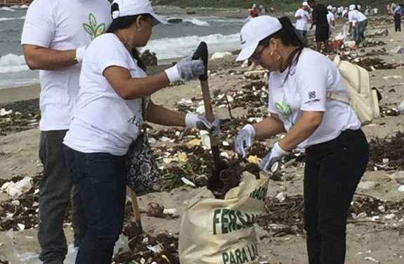 Entidades se unen en jornada de limpieza de playas