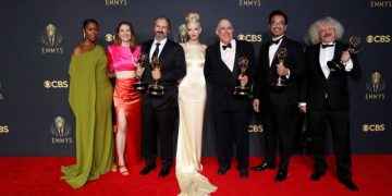 Netflix reina por fin en los Emmy con «The Crown» y «The Queen’s Gambit»