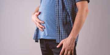 Tripa hinchada: causas y consejos para prevenir la distensión abdominal
