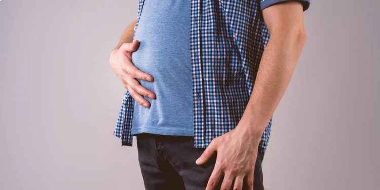 Tripa hinchada: causas y consejos para prevenir la distensión abdominal