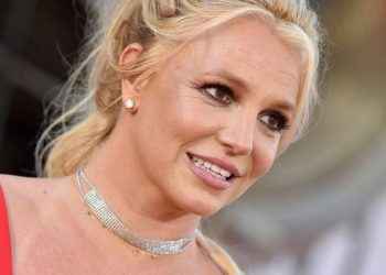 CON LAGRIMAS BRITNEY SPEARS CELEBRA EL QUE SU PADRE HAYA SIDO SUSPENDIDO DE SU TUTELA