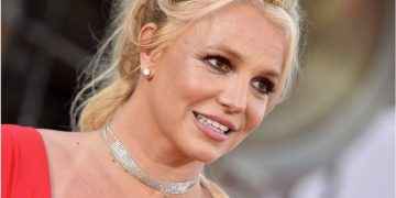 CON LAGRIMAS BRITNEY SPEARS CELEBRA EL QUE SU PADRE HAYA SIDO SUSPENDIDO DE SU TUTELA