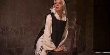 ‘Benedetta’ es mucho más que tallas con forma de dildo: Paul Verhoeven se reafirma como el maestro del exceso con una delirante joya profana