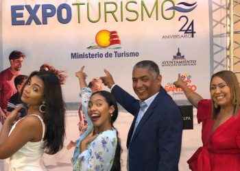 ADOMPRETUR Santiago saluda montaje ExpoTurismo 2021