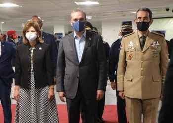 Presidente Abinader sale hacia Panamá, sostendrá encuentro con homólogos de Panamá y Costa Rica