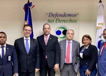 Alguaciles y Miembros de la Unión Internacional de Oficiales Judiciales (UIHJ) visitan Oficina Nacional Defensa Pública