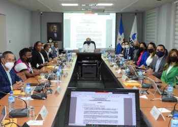 CNSS ratifica acuerdo y amplia cobertura reconstrucción por cáncer de mama y trasplante renal