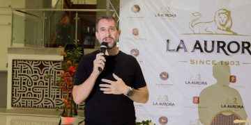 Carlos Sánchez anuncia “show” para Santiago; El Pío será su invitado