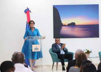 Nelsy Cruz presenta su primer año de gestión como gobernadora de Montecristi