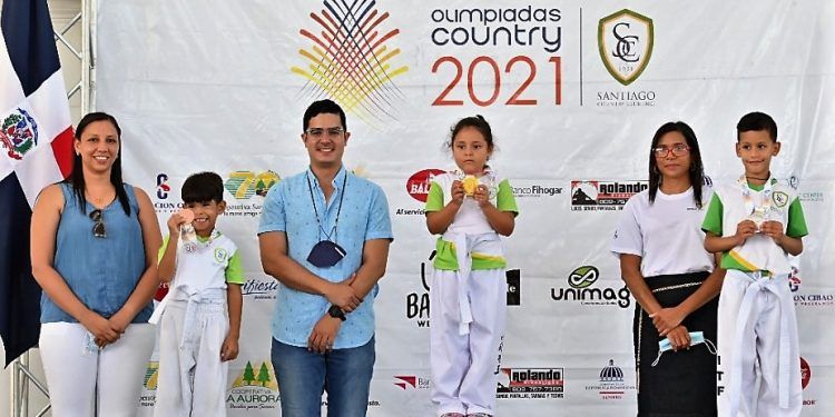 Zona Víctor Estrella gana taekwondo y atletas reciben primeras medallas en las Olimpiadas Country