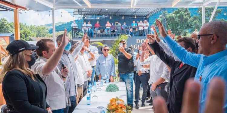 Paliza juramenta alcalde del PLD de municipio Sabana Larga de Ocoa