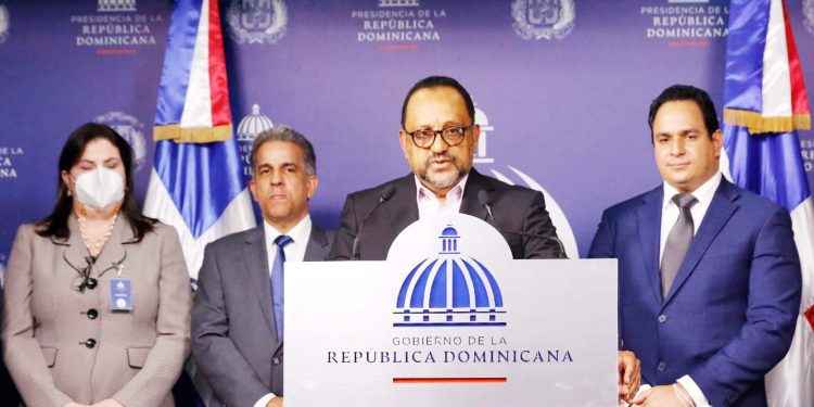 Poder Ejecutivo firma contrato con abogados para recuperación de Patrimonio Público