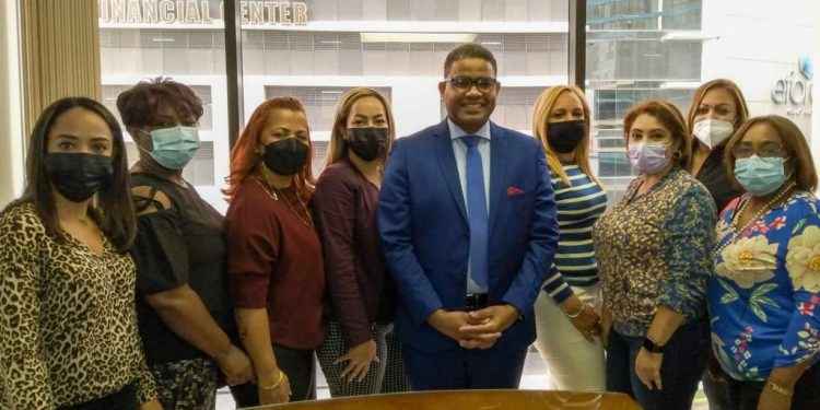Propietarias de salones de belleza exponen su situación ante Consulado Dominicano