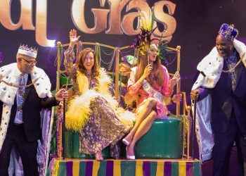 Miss Universo RD Kimberly Jiménez participa en bautizo de Mardi Gras de Carnival Cruise Line