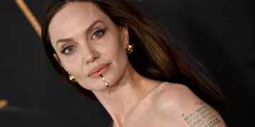 El extraño accesorio en la boca de Angelina Jolie que causó curiosidad