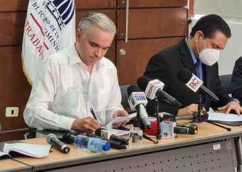 Acuerdo del gobierno con CMD y ARS incluye trasplante renal y reconstrucción por cáncer de mama