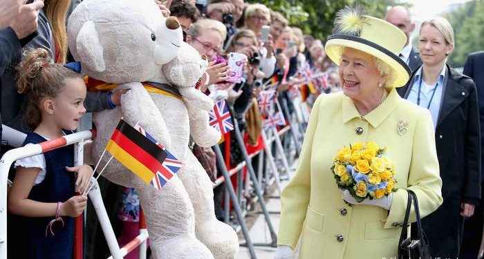 La reina Isabel II cancela sus actos oficiales por las próximas dos semanas