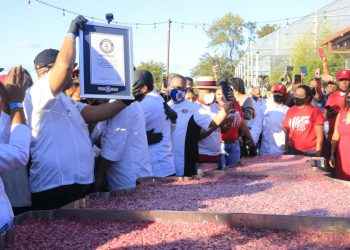 RD logra Récord Guinness por mangú más grande del mundo