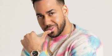Romeo Santos se pasea por playa Bahía de las Águilas en Pedernales