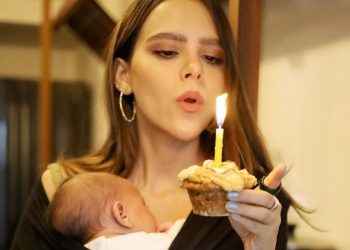 Yuya conmovió las redes con fotos amamantando a su hijo Mar