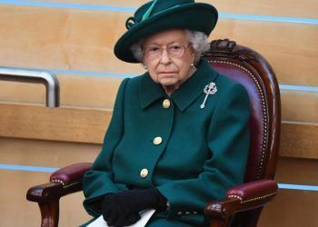 La reina Isabel II no irá a una ceremonia oficial este domingo por razones de salud