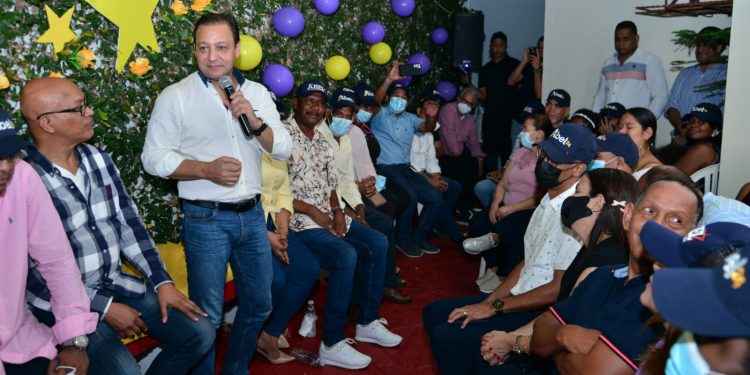 Abel Martínez: “Vamos a abrir las puertas del partido a los líderes comunitarios que quieren sumarse a trabajar por un mejor país”