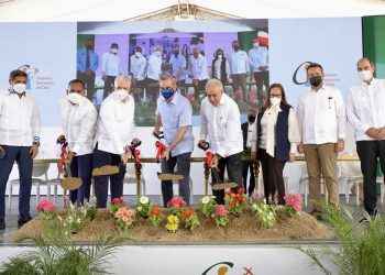 Presidente Abinader da primer palazo de ampliación Aeropuerto Internacional del Cibao