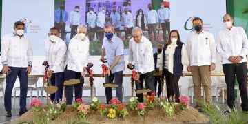 Presidente Abinader da primer palazo de ampliación Aeropuerto Internacional del Cibao
