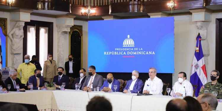 Abinader reúne liderazgo nacional por crisis de Haití