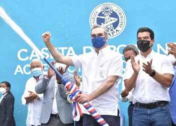 Abinader y Wellington Arnaud dejan habilitado acueducto en San Pedro de Macorís