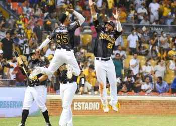Águilas Cibaeñas dan paliza a los Gigantes del Cibao