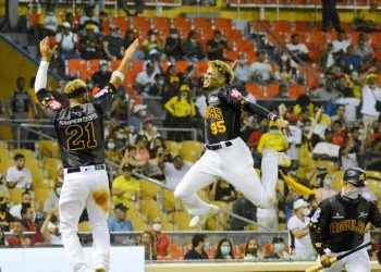 Con 16 cohetazos las Águilas vencen a los Toros