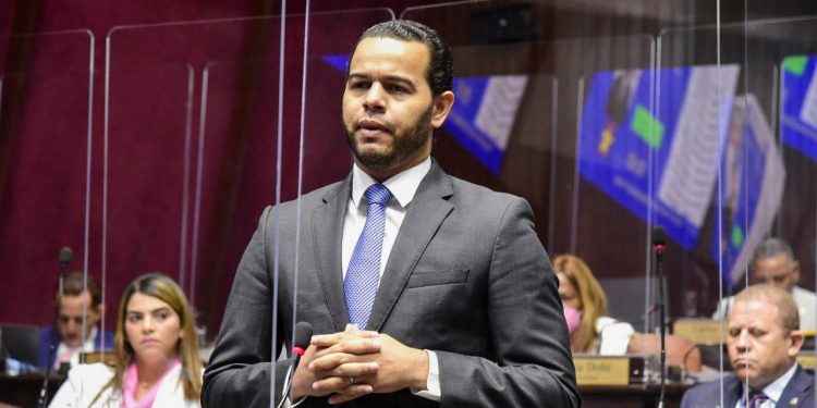 Diputado Carlos Alberto: Gobierno muestra indolencia e improvisación en formulación del presupuesto