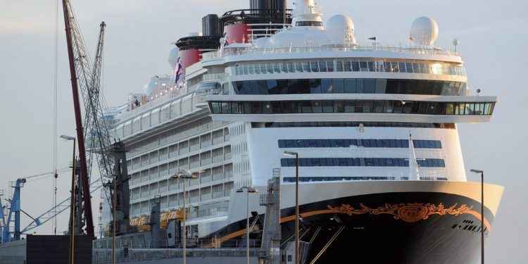 Cruceros de Disney exigirán que los niños mayores de 5 años estén vacunados