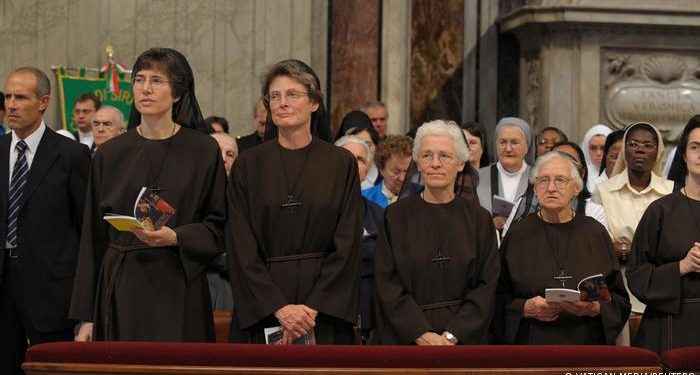 El Papa nombra por primera vez a una mujer «número dos» del Vaticano