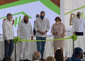 Presidente Abinader asiste a inauguración de supermercados Bohío en Santiago