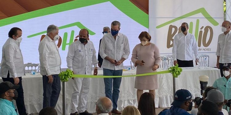 Presidente Abinader asiste a inauguración de supermercados Bohío en Santiago