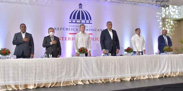 Ministerio de Agricultura apoya políticas migratorias del país sean aplicadas al sector agropecuario
