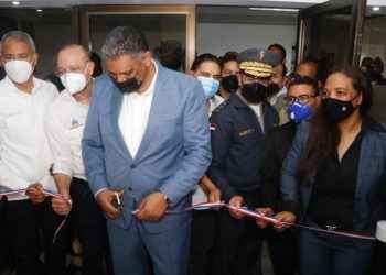 Ministro Interior y Policía inaugura oficina regional Santiago